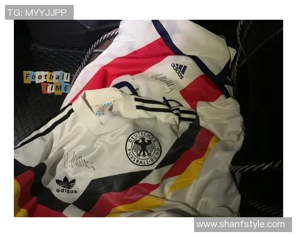 偶遇足球巨星亲密互动瞬间 体验与偶像面对面交流的独特魅力