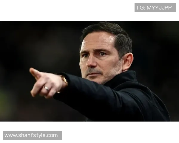 足球历史百大球星之一兰帕德:蓝军传奇与英格兰中场大师的辉煌历程